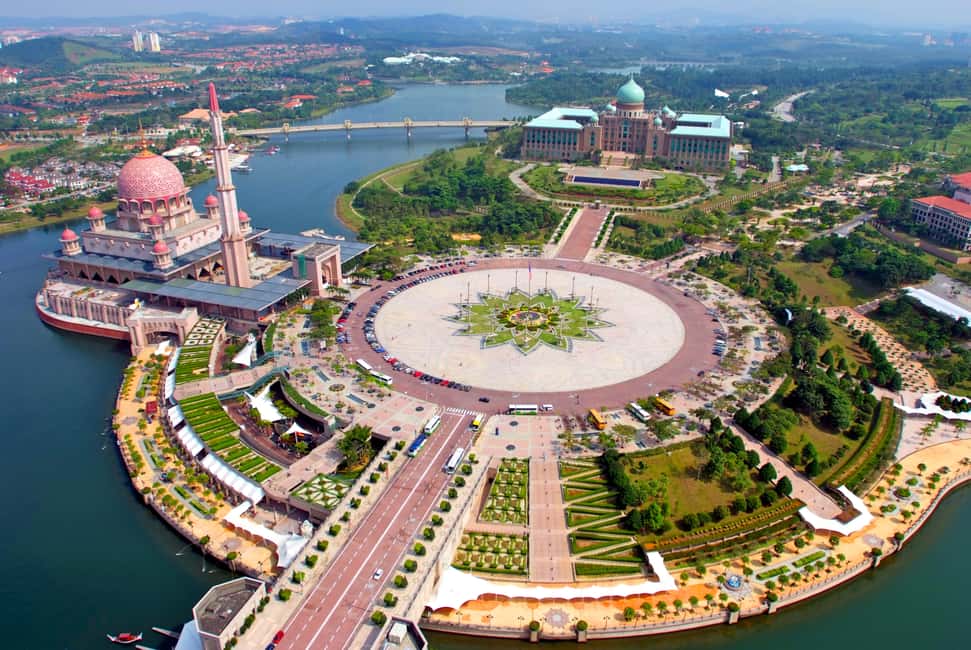 image n.8 of Kuala Lumpur: Putrajaya Tour with Traditional Boat Cruise activity in Putrajaya, uploaded by supplier