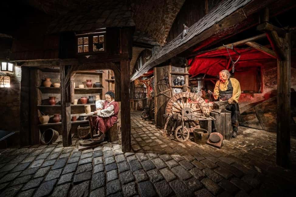 imagem n.6 de Český Krumlov: Ingresso para o Museu de Cera atividade em Český Krumlov, carregada pelo fornecedor