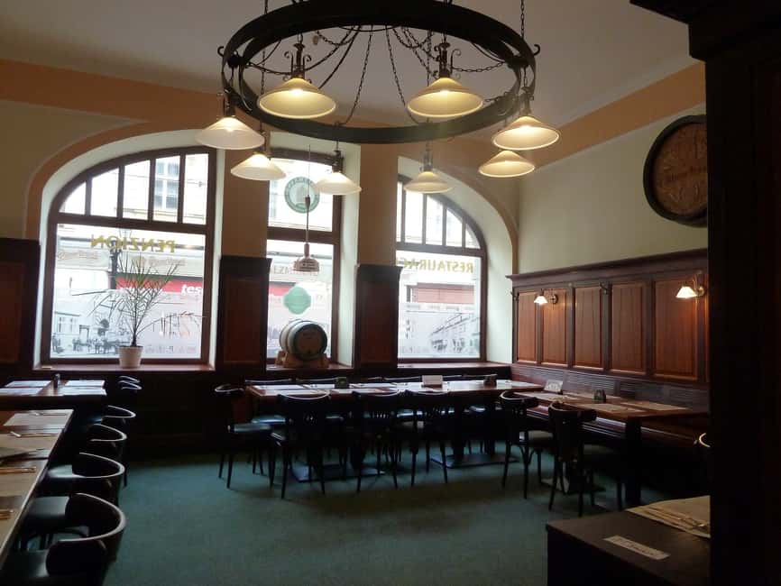 Immagine nº 12 di Visita combinata del birrificio Pilsner e della fabbrica di vetro Nizbor attività a Praga, caricata dal fornitore