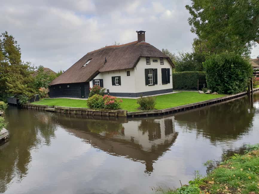 image n.14 of From Amsterdam: Giethoorn Day Trip with Small Electric Boat activity in Flevoland, uploaded by supplier