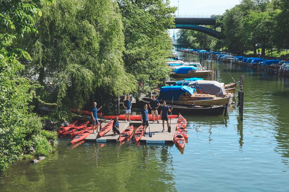 Immagine nº 3 di Stoccolma: tour guidato di 2 ore in kayak nel centro della città attività a Stoccolma, caricata dal fornitore