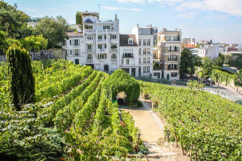 image n.3 of Paris Montmartre & Sacre Coeur Semi-Private Guided Tour 12pp activity in Paris, uploaded by supplier