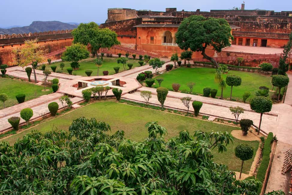 image n.6 of Jaipur Amer Fort, Jal Mahal & Stepwell Private Half-Day Tour activity in Jaipur, uploaded by supplier