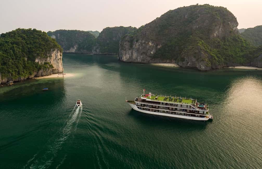 image n.48 of 2-Day: Halong Lan Ha Bay 5 Stars Cruises w/Balcony & Bathtub activity in Ha Long, uploaded by supplier