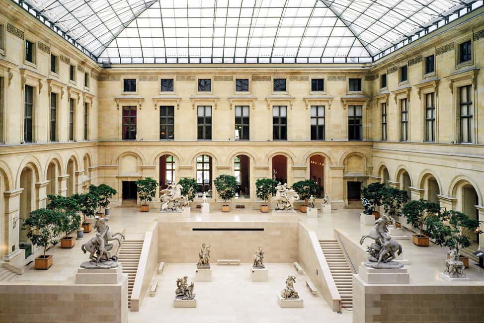 imagen n.º 3 de París: Combo de entrada reservada al Louvre y crucero fluvial actividad en París, subida por el proveedor
