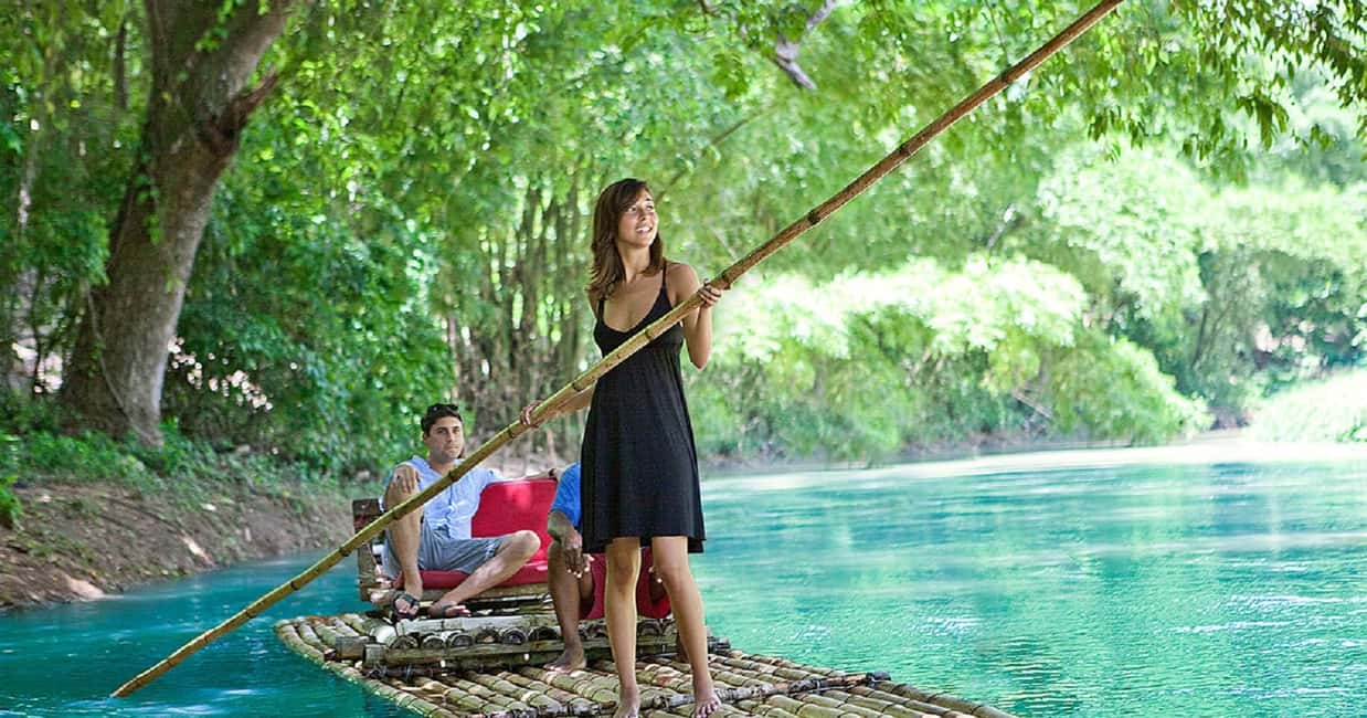 imagem n.2 de Jamaica: Bamboo Rafting em Martha Brae atividade em Montego Bay, carregada pelo fornecedor