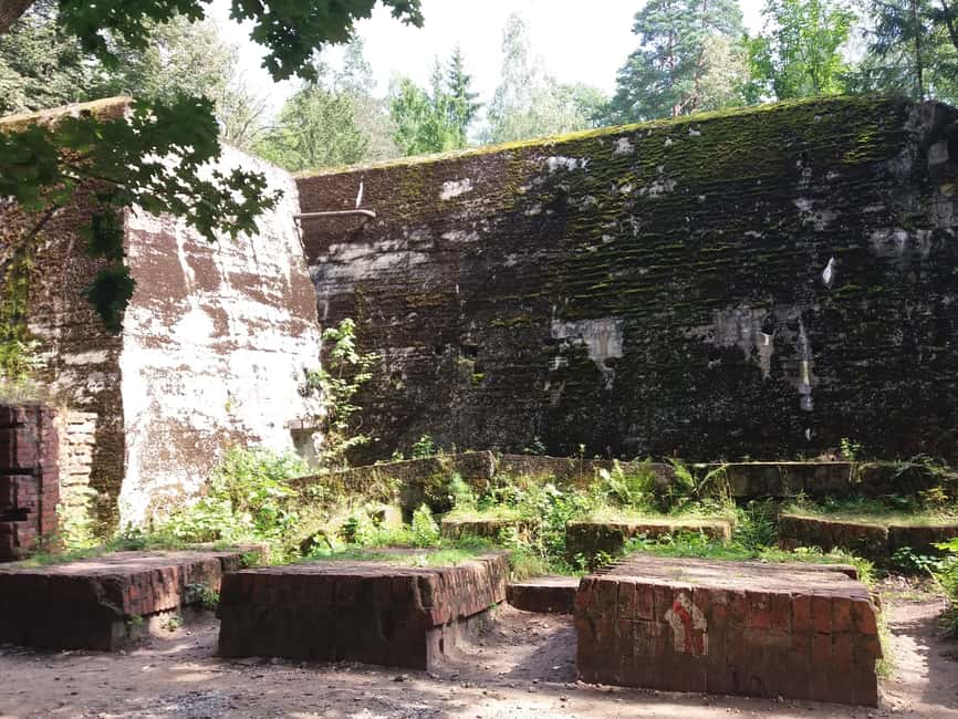 imagem n.2 de De Varsóvia: Visita de carro o covil do lobo, o quartel-general de Hitler atividade em Voivodia da Vármia-Masúria, carregada pelo fornecedor