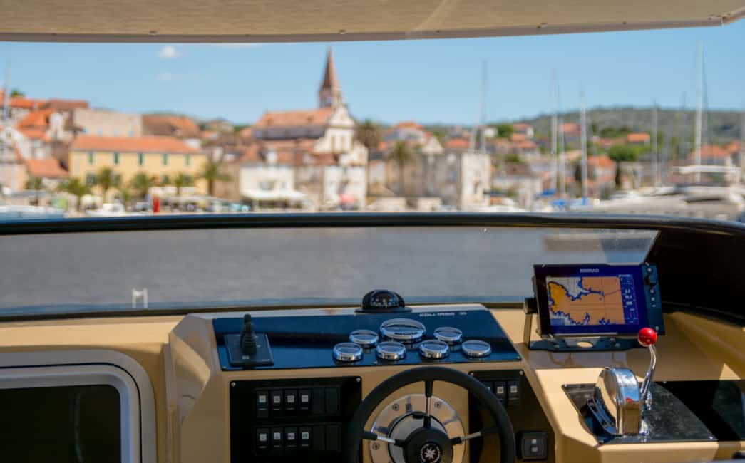 image n.22 of Brač: Blue Cave Island Hopping Luxury Tour activity in Dalmatia, uploaded by supplier