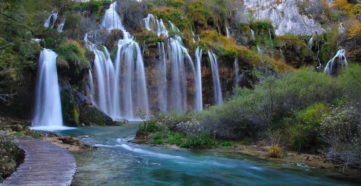 imagem n.2 de De Zadar: Translado de ida e volta para os Lagos Plitvice atividade em Plitvice, carregada pelo fornecedor