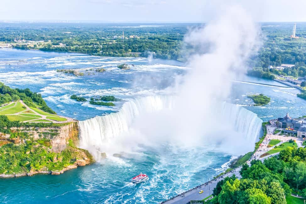 imagen n.º 5 de Cataratas del Niágara: Excursión Canadiense y Americana de Lujo de un Día actividad en Niagara Falls, Nueva York, subida por el proveedor