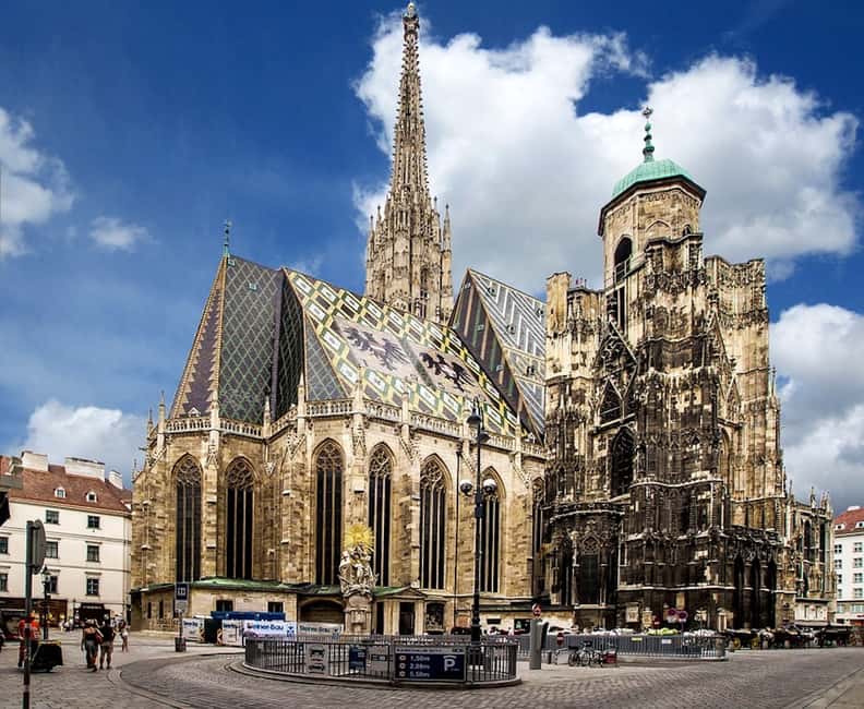 image n.5 of Vienna: Sightseeing Tour in a Classic Style Car 90 Min E/T activity in Vienna, uploaded by supplier