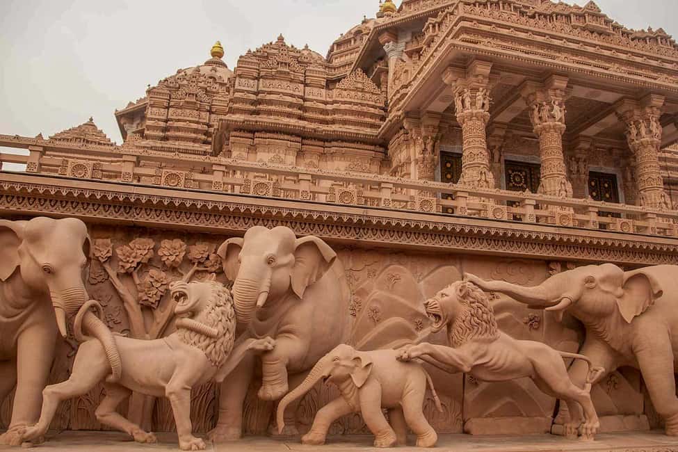 image n.6 of All Inclusive Akshardham Temple Tour with Light & Water Show activity in New Delhi, uploaded by supplier