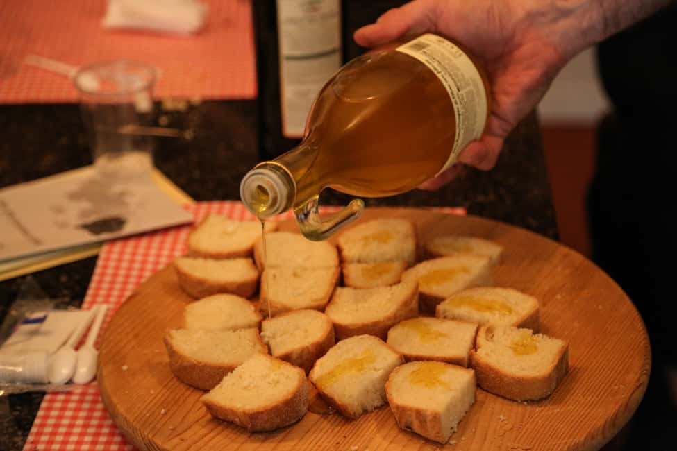 image n.3 of Verona centro: Olive Oil Tasting Experience activity in Verona, uploaded by supplier