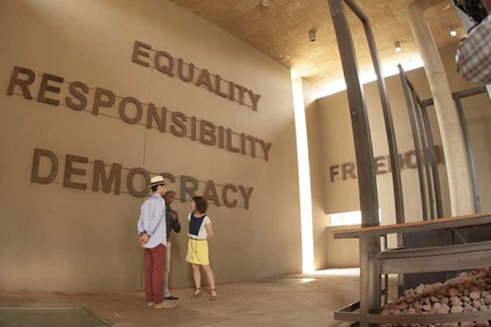 imagem n.2 de Joanesburgo: Excursão de meio dia ao Museu do Apartheid atividade em Joanesburgo, carregada pelo fornecedor
