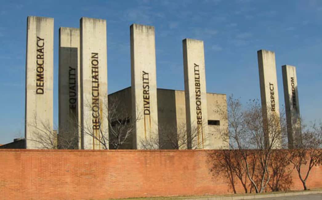 imagem n.3 de Joanesburgo: Excursão de meio dia ao Museu do Apartheid atividade em Joanesburgo, carregada pelo fornecedor