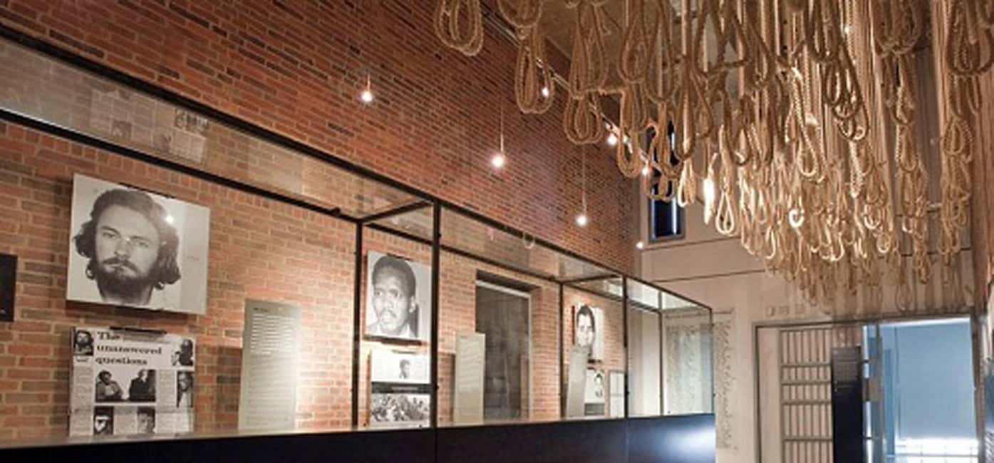 imagem n.1 de Joanesburgo: Excursão de meio dia ao Museu do Apartheid atividade em Joanesburgo, carregada pelo fornecedor
