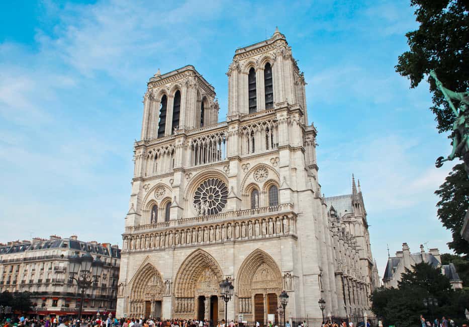 Image N°1 de Cathédrale Notre-Dame avec accès réservé et visite extérieure activité à Paris, publiée par le prestataire