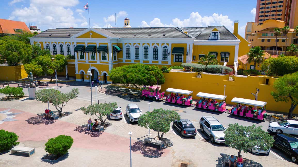afbeelding n.2 van Curaçao: Trolley door de binnenstad activiteit in Willemstad, Curaçao, geüpload door aanbieder