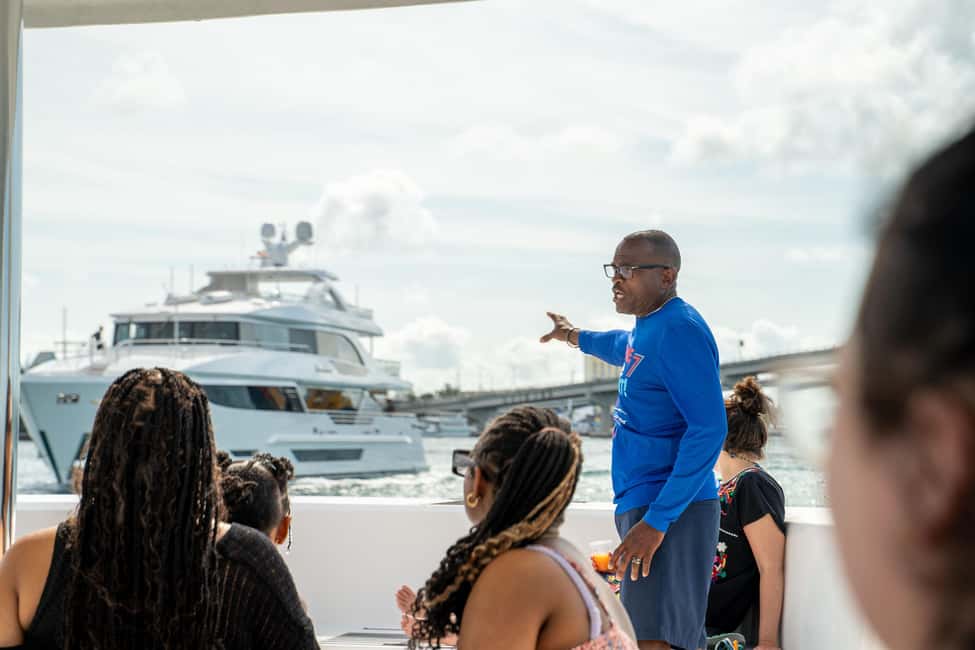 Image N°8 de Nassau : Cochons à la nage, plongée avec tuba et tour en bateau sur la plage activité à New Providence, publiée par le prestataire