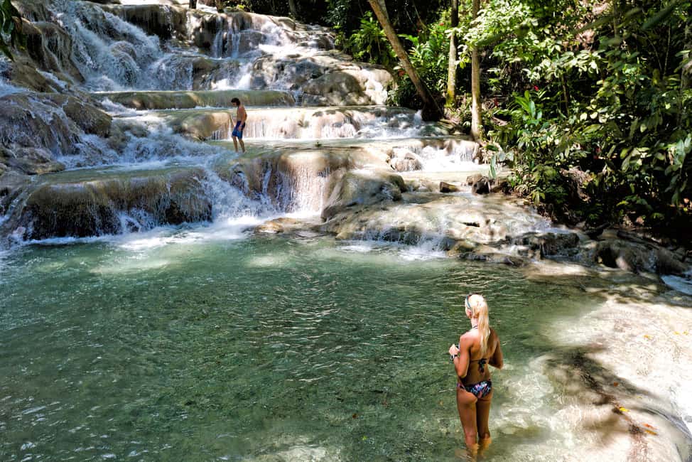 imagem n.15 de Ochos Rios: Dia inteiro em Dunn's River e Blue Hole com almoço atividade em Ocho Rios, carregada pelo fornecedor
