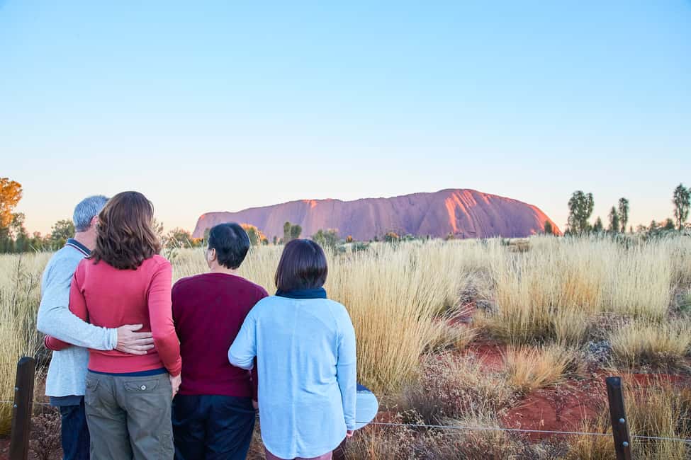 Image N°9 de Uluru : visite des sites sacrés et coucher de soleil avec vin et plateau de fromage activité à Territoire du Nord, Australie, publiée par le prestataire
