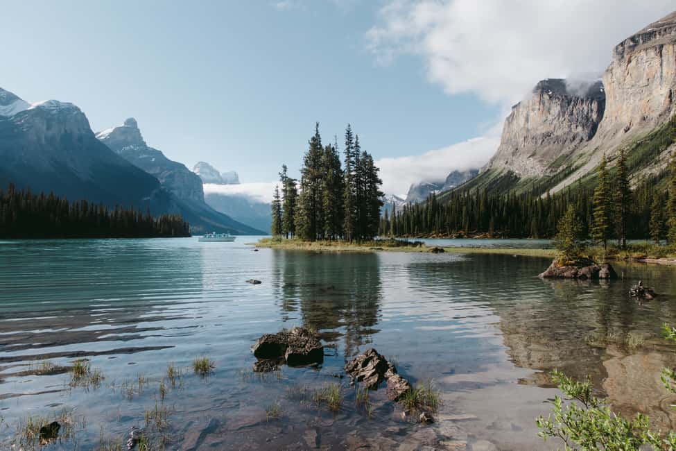 image n.7 of Jasper National Park: Maligne Lake Cruise With Guide activity in Jasper, uploaded by supplier