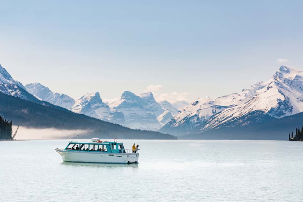 image n.1 of Jasper National Park: Maligne Lake Cruise With Guide activity in Jasper, uploaded by supplier