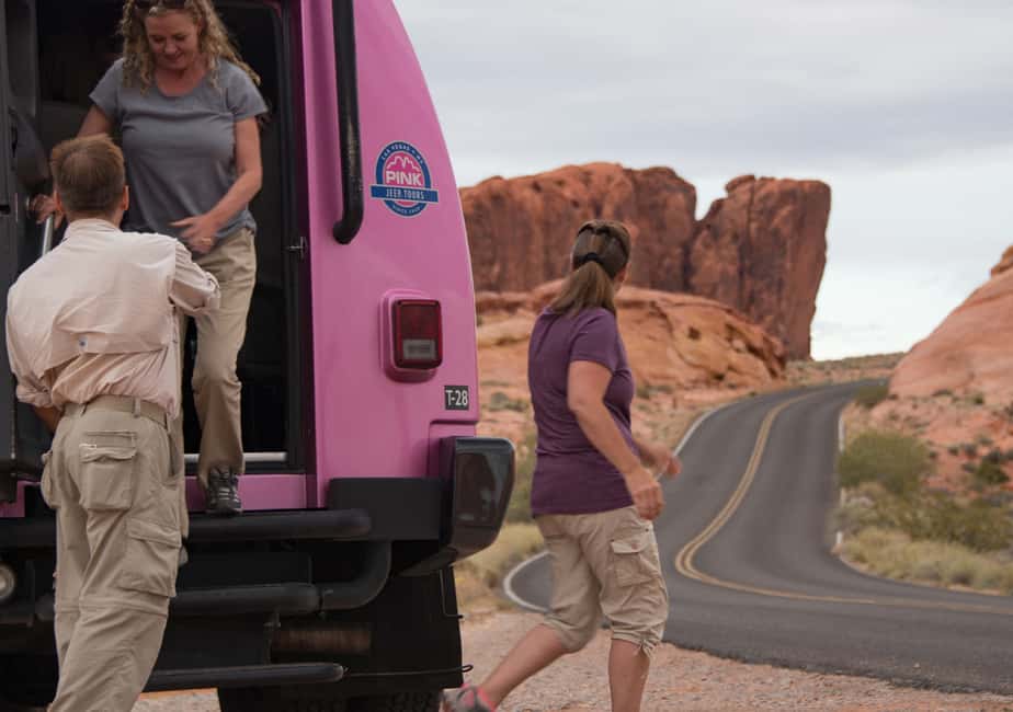 image n.4 of Las Vegas: Valley of Fire Tour in Luxury Tour Trekker activity in Nevada, uploaded by supplier