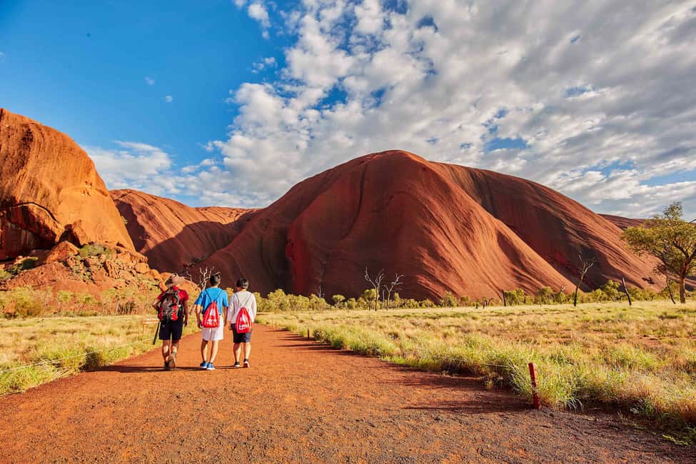 Image N°5 de Uluru : visite guidée à pied au lever du soleil avec petit déjeuner léger activité à Territoire du Nord, Australie, publiée par le prestataire