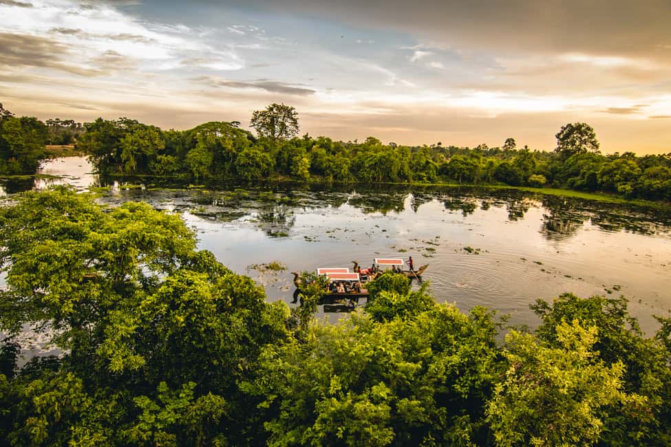 image n.4 of Siem Reap: Angkor Sunset Tour by Jeep with Boat Ride activity in Siem Reap, uploaded by supplier