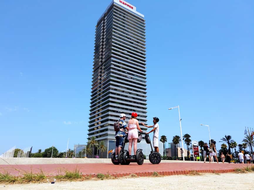 imagem n.9 de ❤️Barcelona Tour de Segway ❤️ com um guia local atividade em Barcelona, carregada pelo fornecedor