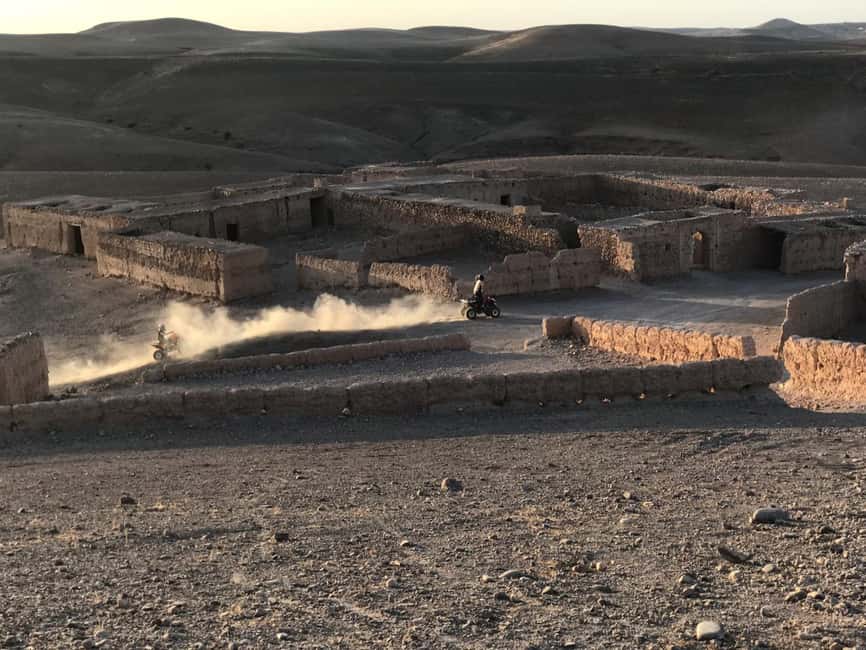 Immagine nº 7 di Marrakesh: Tour del deserto di Agafay in quad e a dorso di cammello con cena attività a Marrakech-Safi, caricata dal fornitore