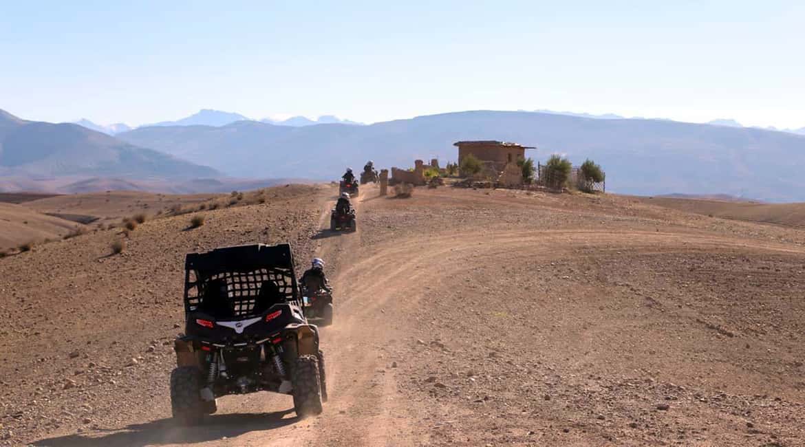 Immagine nº 1 di Marrakesh: Tour del deserto di Agafay in quad e a dorso di cammello con cena attività a Marrakech-Safi, caricata dal fornitore
