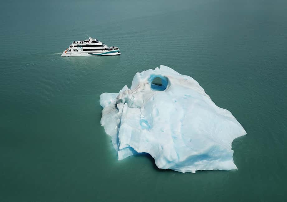 image n.5 of Gourmet Glacier Cruise & Footbridges of Perito Moreno activity in Santa Cruz Province, uploaded by supplier