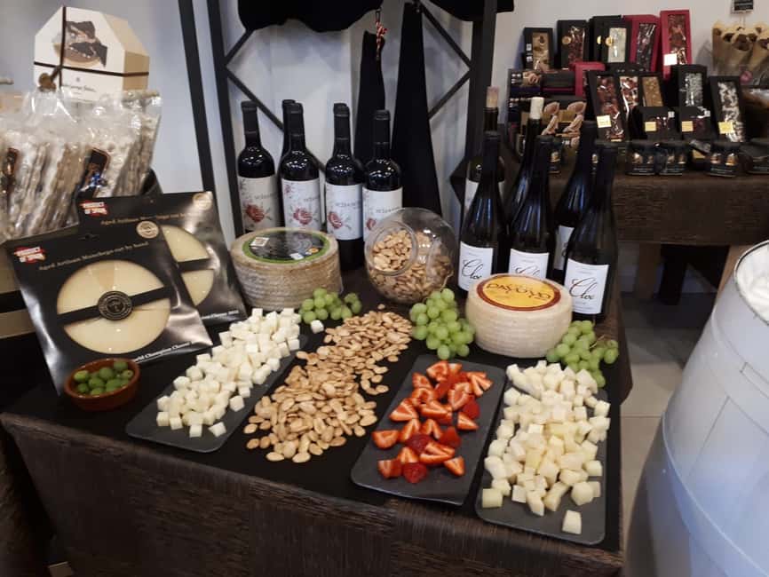 image n.5 of Marbella: Tour of the Old Town with Tapas & Wine activity in Marbella, uploaded by supplier