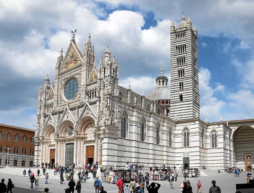 Immagine nº 9 di Da Firenze: Siena privata, San Gimignano + degustazione vini attività a Siena, caricata dal fornitore