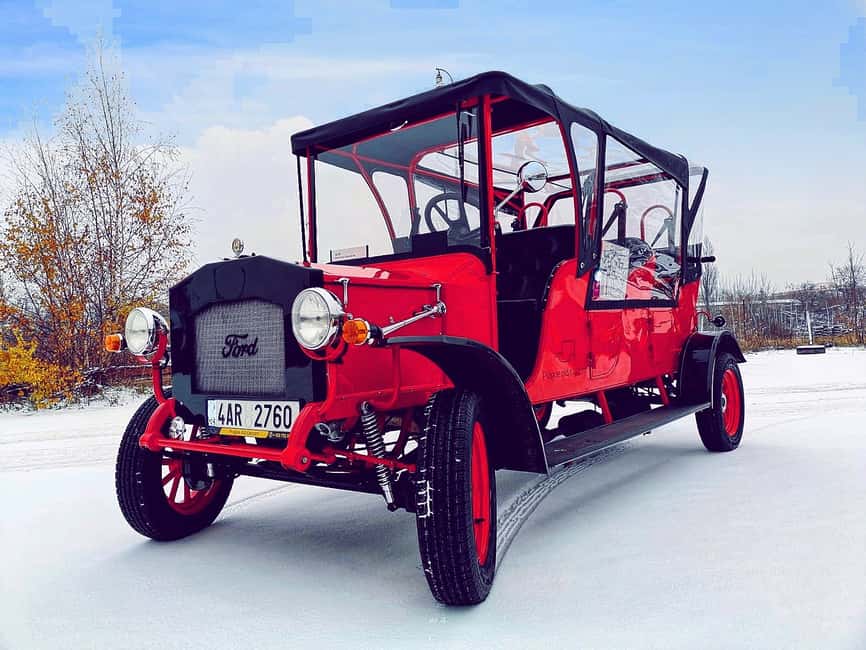 Bild Nr. 8 von Prag: 1,5-stündige Oldtimer Tour Aktivität in Prag, hochgeladen vom Anbieter