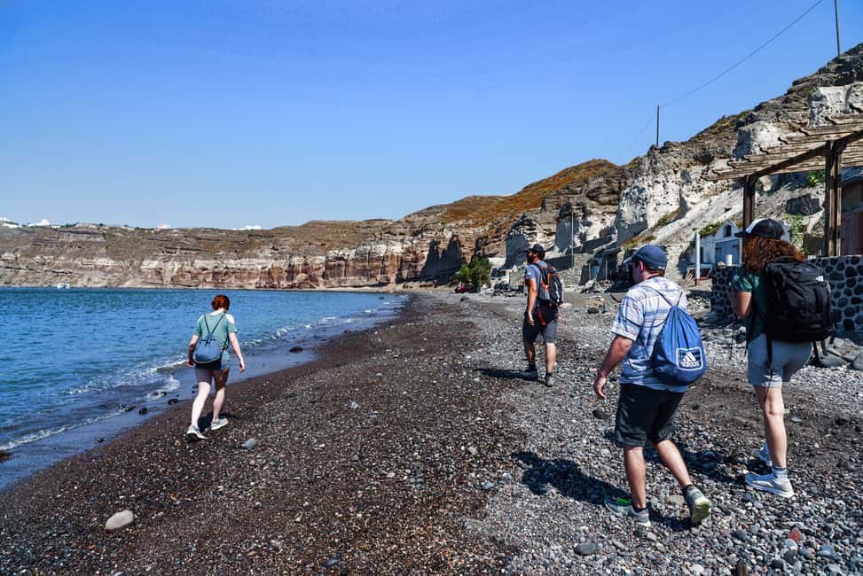 imagem n.8 de Santorini: Aula de culinária e caminhada fácil atividade em Fira, Santorini, carregada pelo fornecedor