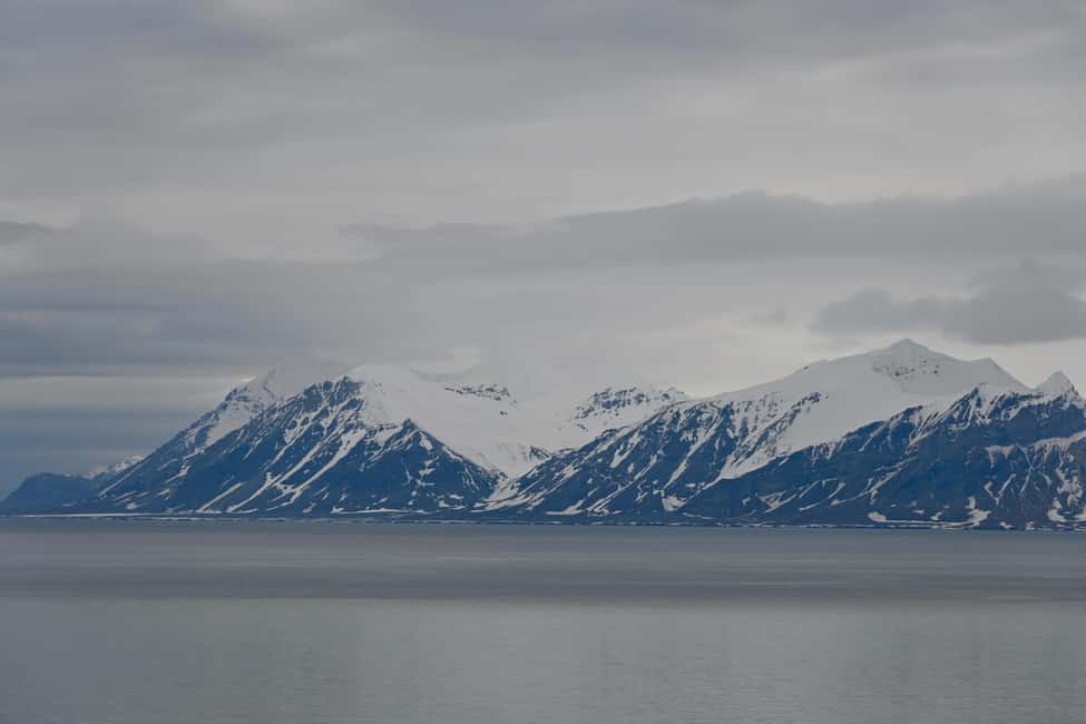 image n.2 of From Longyearbyen photo tour: Mysterious Barentsburg activity in Norway, uploaded by supplier