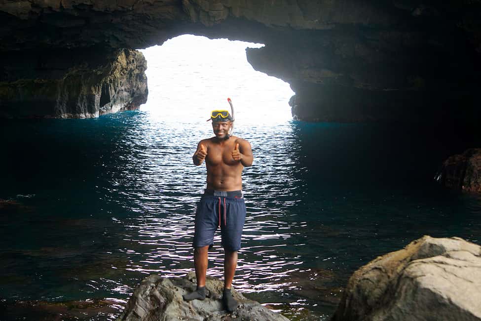 Immagine nº 9 di Da Praia: gita in barca, snorkeling, grotta e barbecue sulla spiaggia attività a Praia, caricata dal fornitore