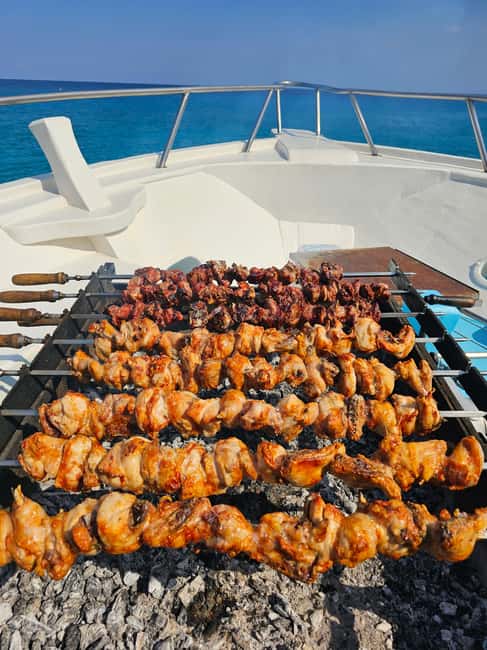 Image N°17 de Au départ de Paphos : visite du Lagon Bleu avec BBQ et prise en charge à l'hôtel activité à Geroskipou, publiée par le prestataire