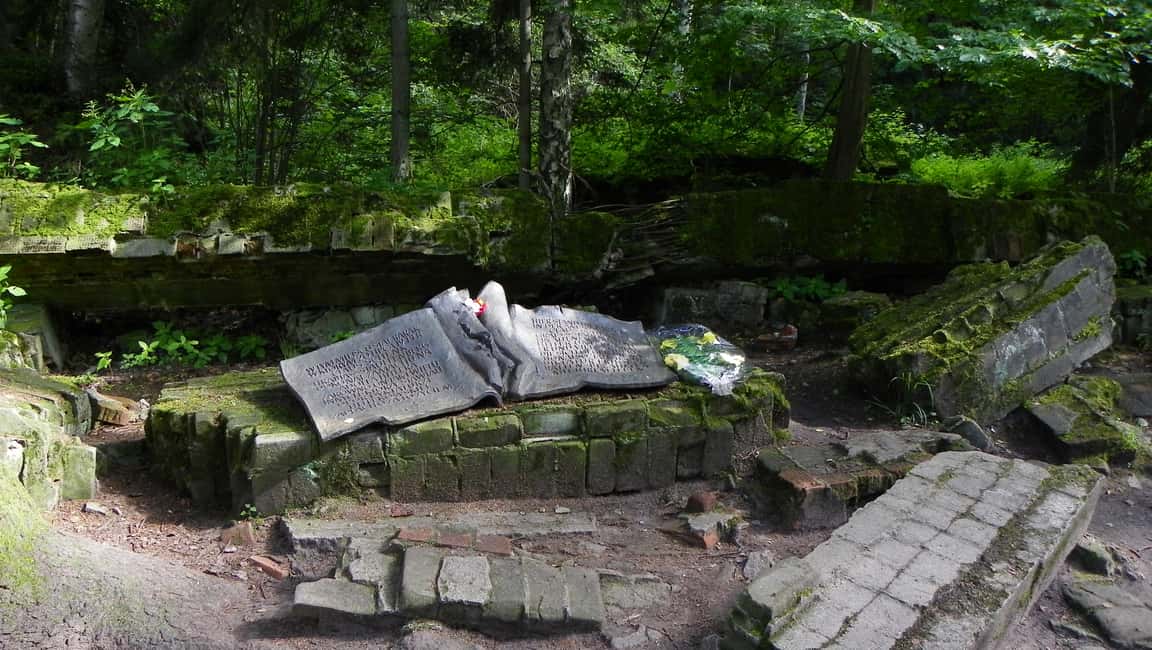 imagen n.º 2 de Guarida del lobo de Gdansk con guía privada de St. Lipka y Mamerki actividad en Masuria, subida por el proveedor