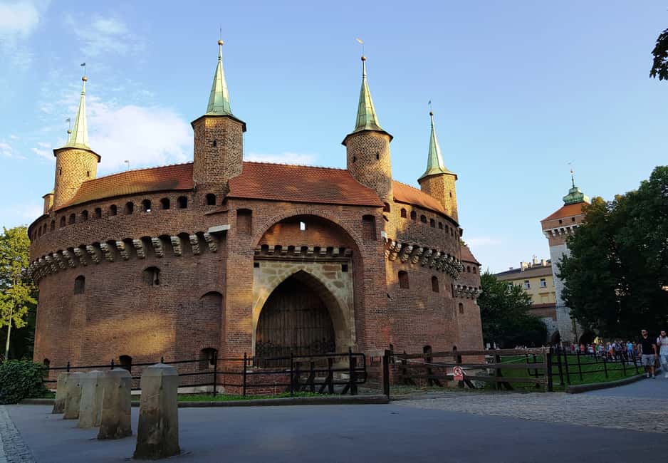imagen n.º 4 de Cracovia: Visita de la ciudad en carrito de golf eléctrico actividad en Cracovia, subida por el proveedor