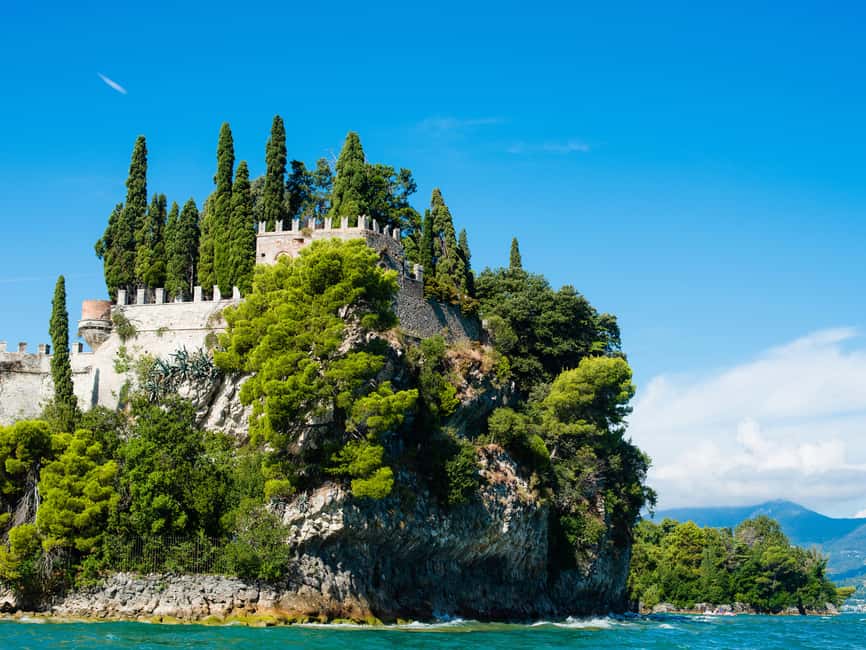 image n.3 of Sirmione: Scenic Afternoon Boat Cruise with Prosecco & Snack activity in San Felice del Benaco, uploaded by supplier