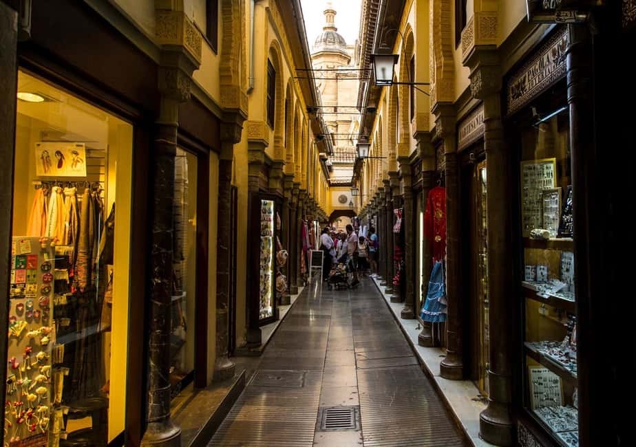 bild nr.3 av Granada: Halvdagstur: 4 stadsdelar och 4 kulturer aktivitet i Granada, uppladdad av arrangören