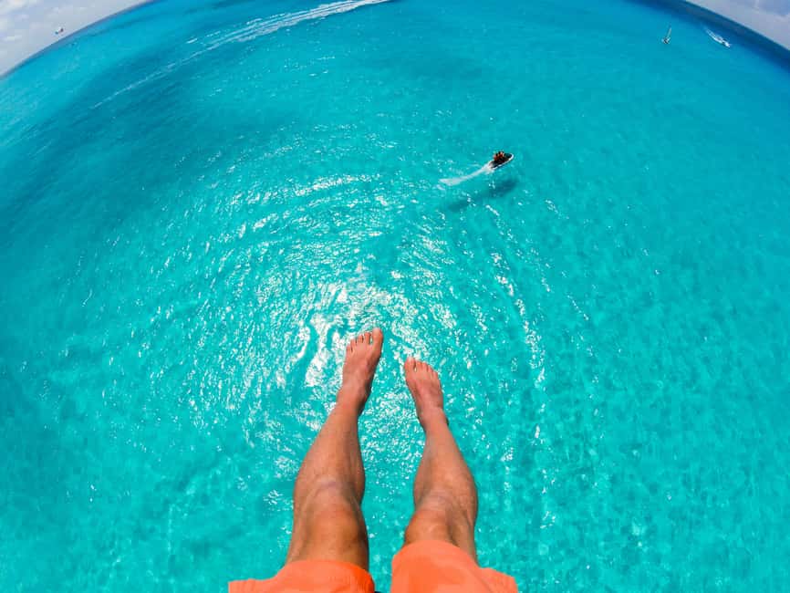 Image N°3 de Nassau : Tour en jet ski, parachute ascensionnel et tour en bateau banane activité à Nassau, Bahamas, publiée par le prestataire