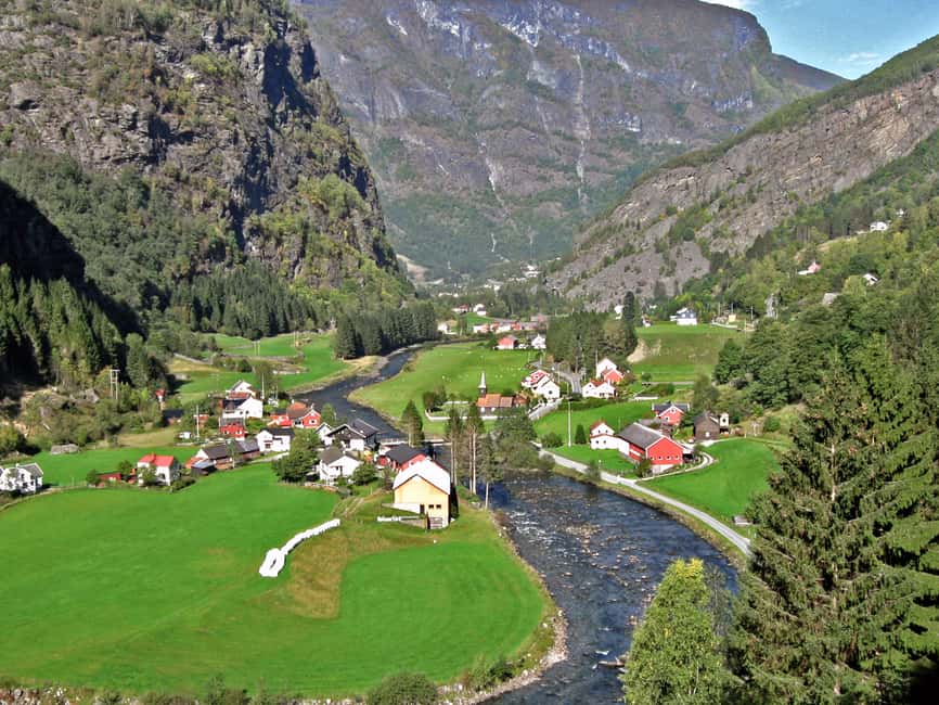 image n.2 of Fjords: Private Trip with Train and Cruise Ride activity in Øvre Eidfjord, uploaded by supplier