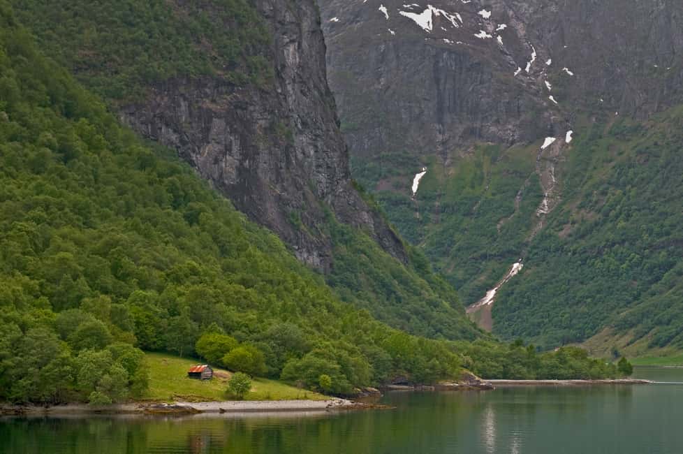 image n.1 of Fjords: Private Trip with Train and Cruise Ride activity in Øvre Eidfjord, uploaded by supplier