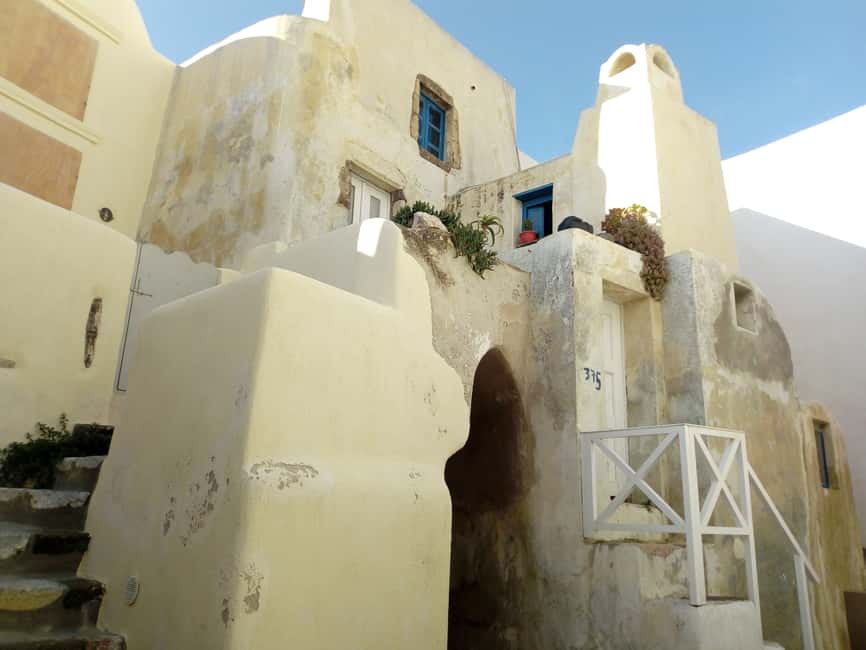 image n.9 of Santorini: Small-Group Highlights Tour of Venetian Castles activity in Perissa, uploaded by supplier