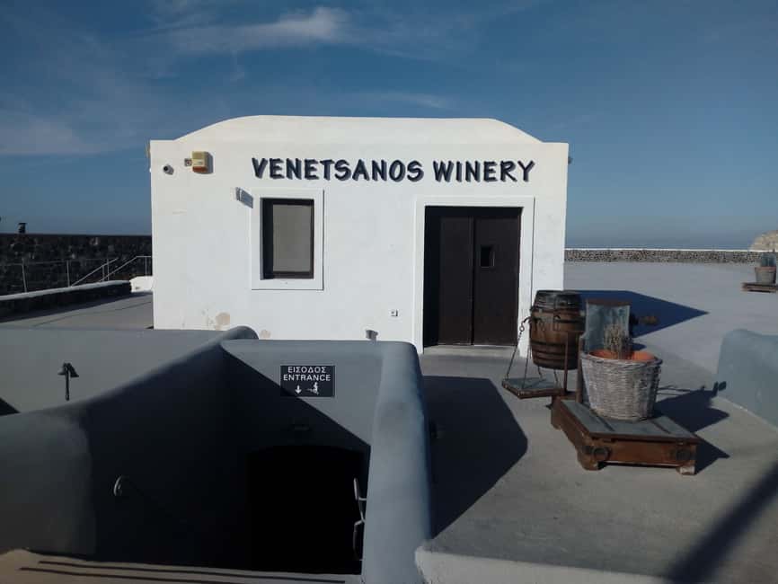 imagem n.11 de Santorini: Visita de degustação de vinhos e observação do pôr do sol atividade em Fira, Santorini, carregada pelo fornecedor